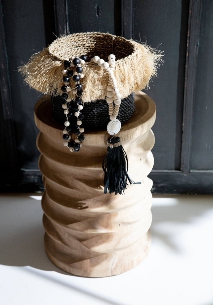The Lovina Necklace - Natural Black