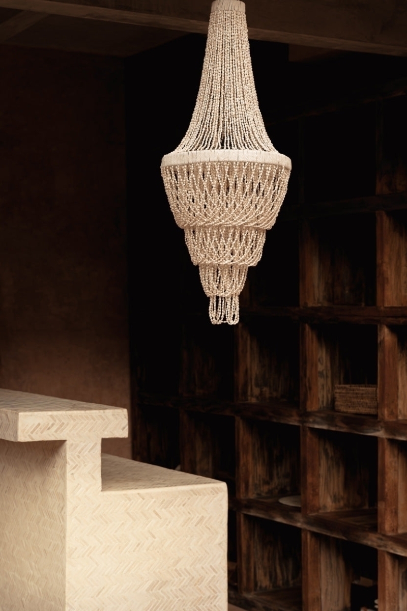 The Ocean Tower Shell Chandelier - Natural - L