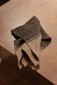 The Linen Dash Kitchen Towel - Natural Black - 50x70