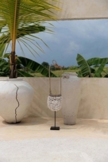 The Shell Purse on Stand